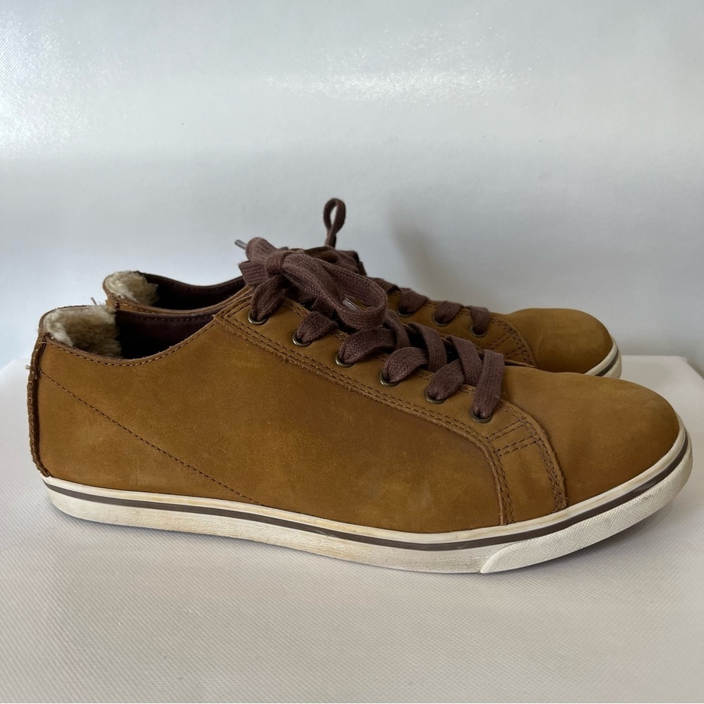UGG Vanowen Nubuck Sneakers 1009283